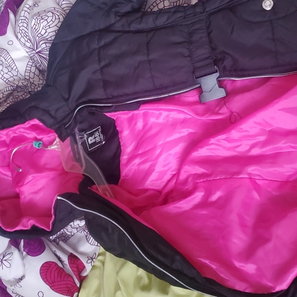 Girl coats perfect for the snow - Picture 4 of 4